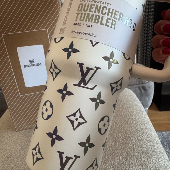 Stanley’s white 40oz Tumbler with Multicolor Design. New. - Picture 8 of 8